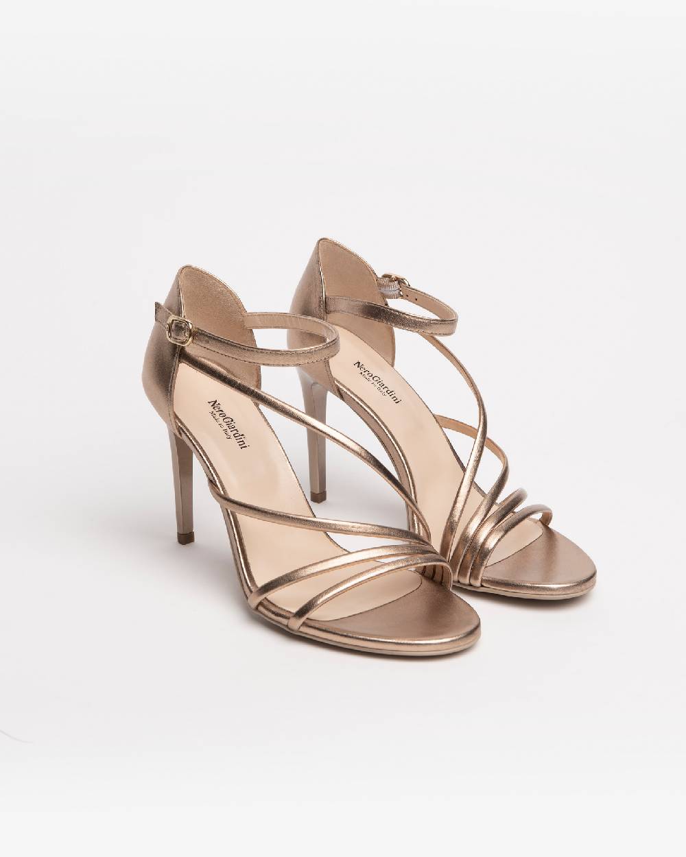NeroGiardini Art. E218401DE Comprare a buon mercato