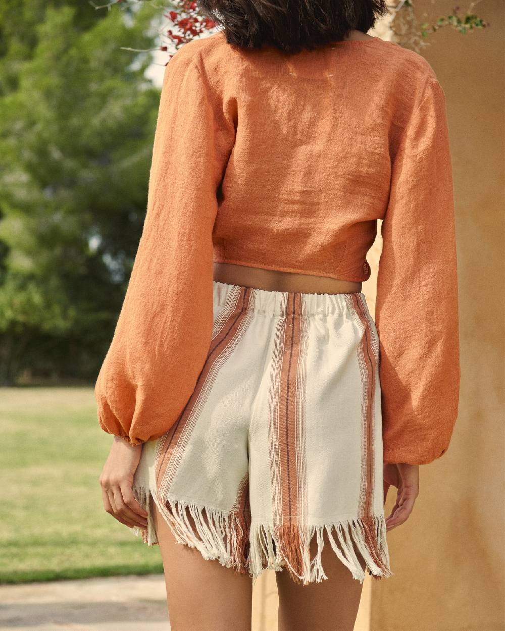 Manebí Cotton Silk Blend Bora Bora Shorts - Eggnog \u0026 Rust Stripes \u0026 Fringes Offerte stagionali