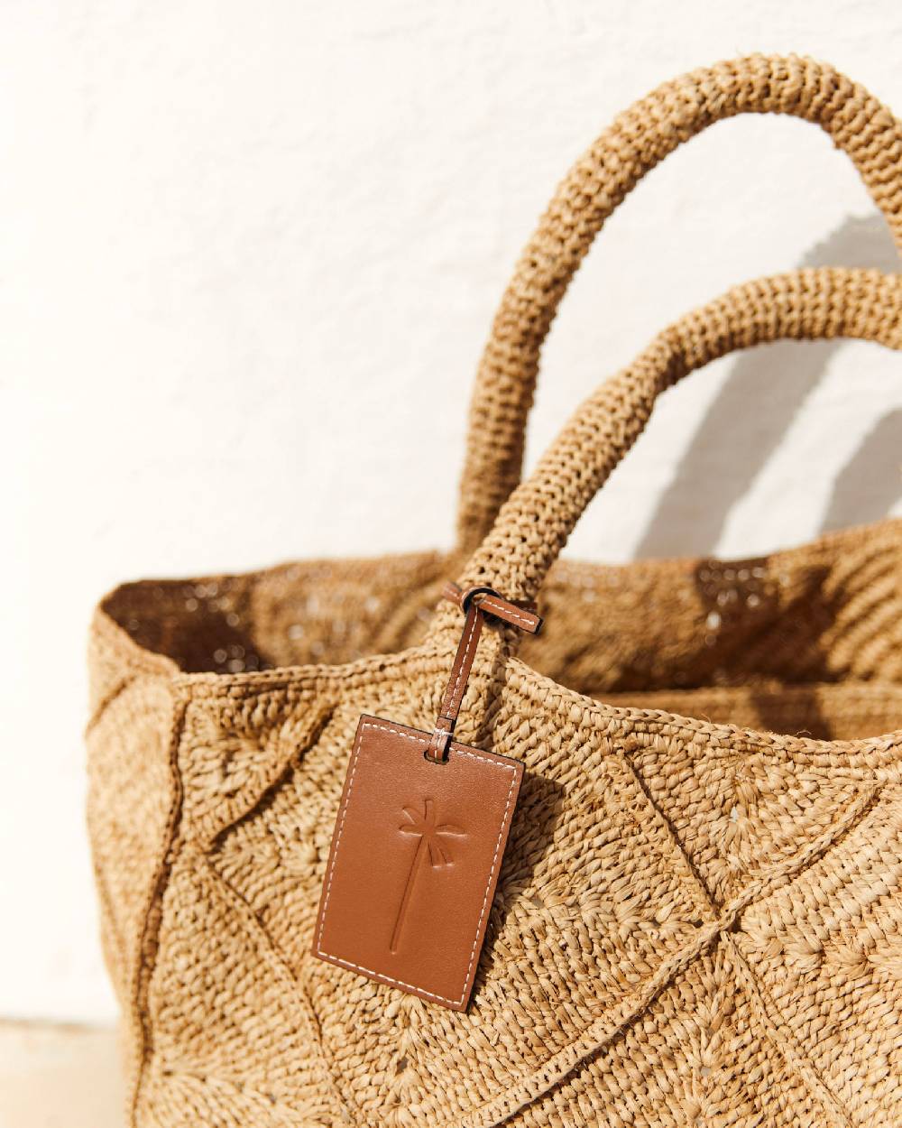 Manebí Raffia Crochet Sunset Bag Large - Tan In vendita