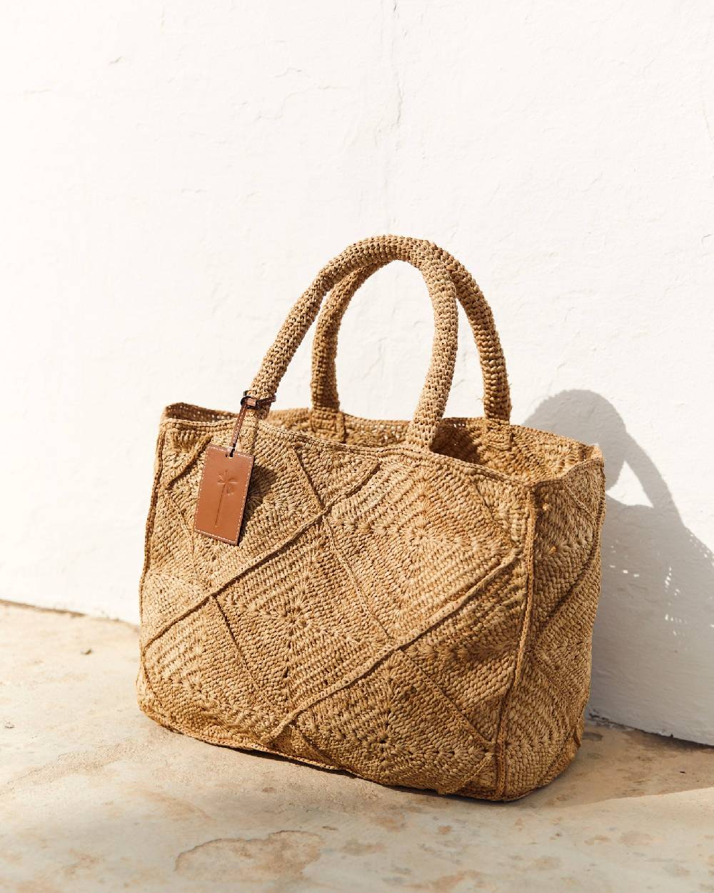 Manebí Raffia Crochet Sunset Bag Large - Tan In vendita