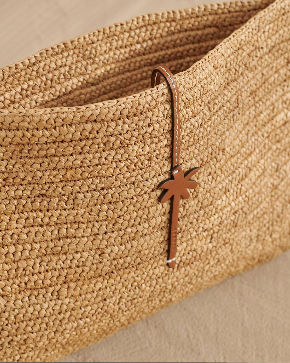 Manebí Raffia Clutch - Leather Palm Tan Nuovo