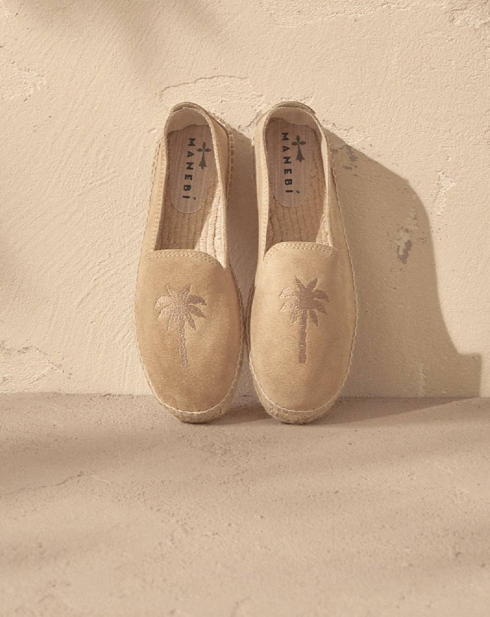 Manebí Espadrillas piatte in pelle scamosciata con ricamo - Palm Springs - Beige lavato e palmo in tono Nuovi prodotti