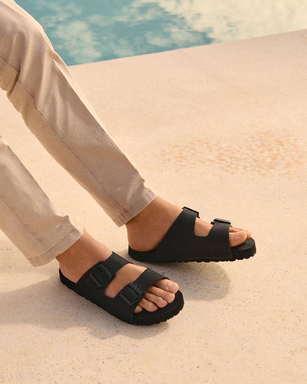 Manebí Eva Swim Sandals - Honolulu Black Fino al 65% di sconto