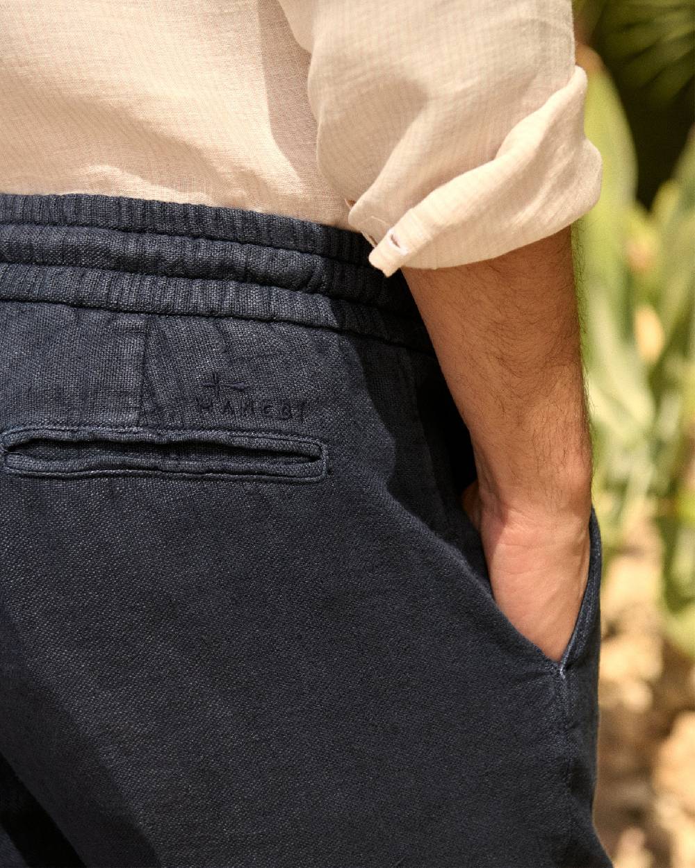 Manebí Woven Linen Santa Barbara Trousers - Night Blue Esporta salva