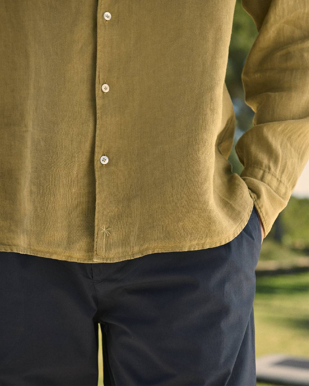 Manebí Linen Panama Shirt - Embroidered Palm Kaki Green Qualità Garantita