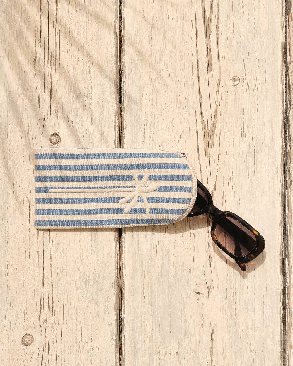 Manebí Canvas Sunglasses Case - Portofino White \u0026 Indigo Stripes Vendita Calda