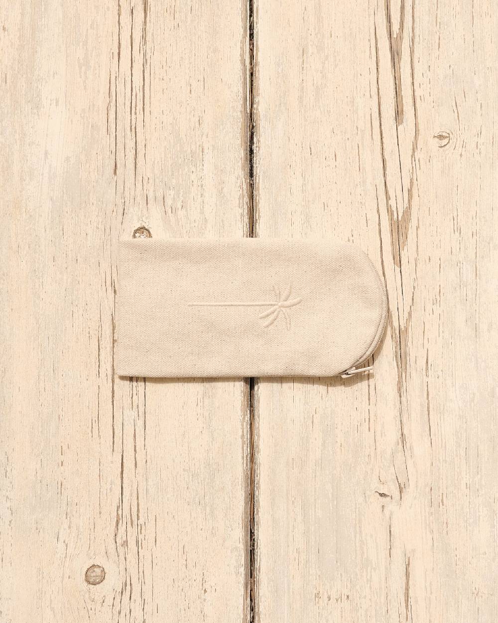 Manebí Canvas Sunglasses Case - La Havana Butter With Ecru Logo Vendita Economica