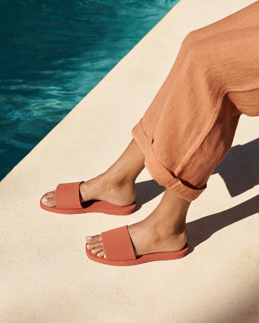 Manebí Eva Slide|Swim Sandals - Terracotta Comprane uno, ottenene uno gratis