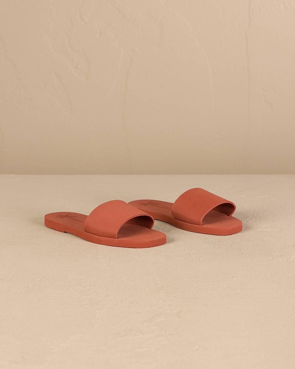 Manebí Eva Slide|Swim Sandals - Terracotta Comprane uno, ottenene uno gratis