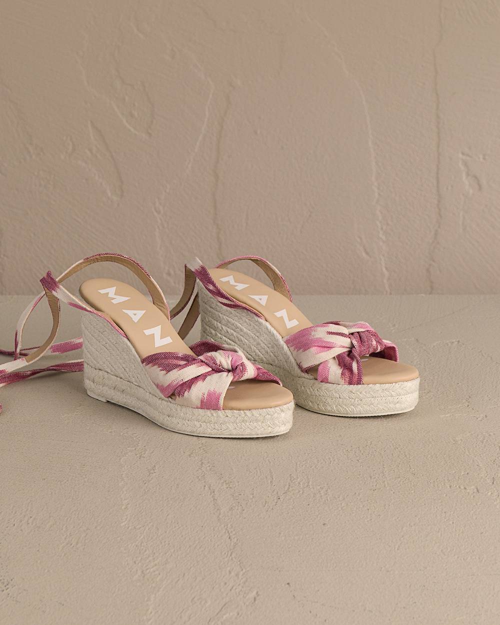 Manebí Dyed Cotton Wedge Espadrilles|With Knot - Tulum Pink And White Ikat Fino al 50% di sconto