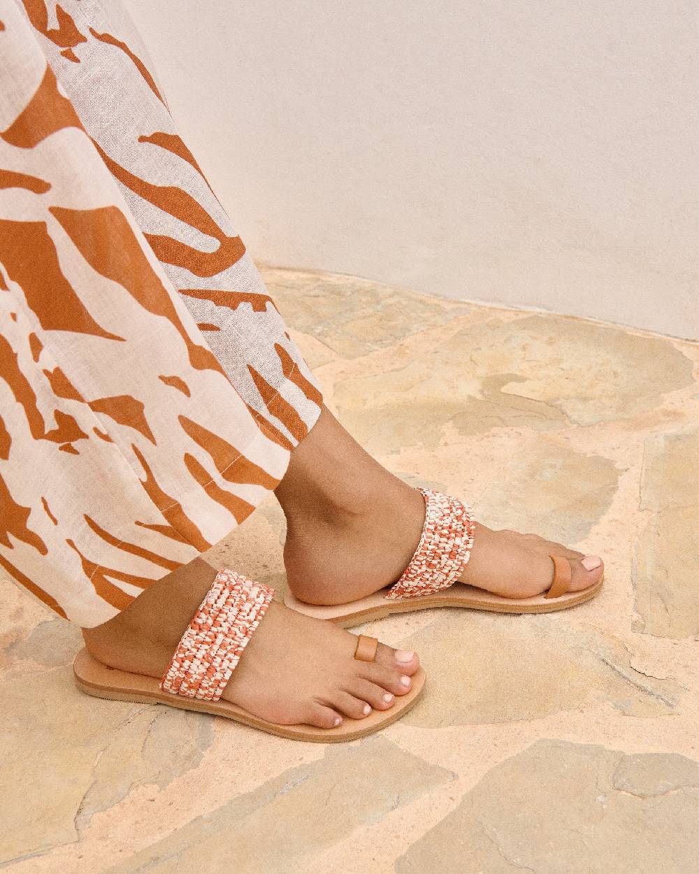 Manebí Raffia \u0026 Leather|Toe Ring Sandals - Orange Rust \u0026 Natural Mélange Officina