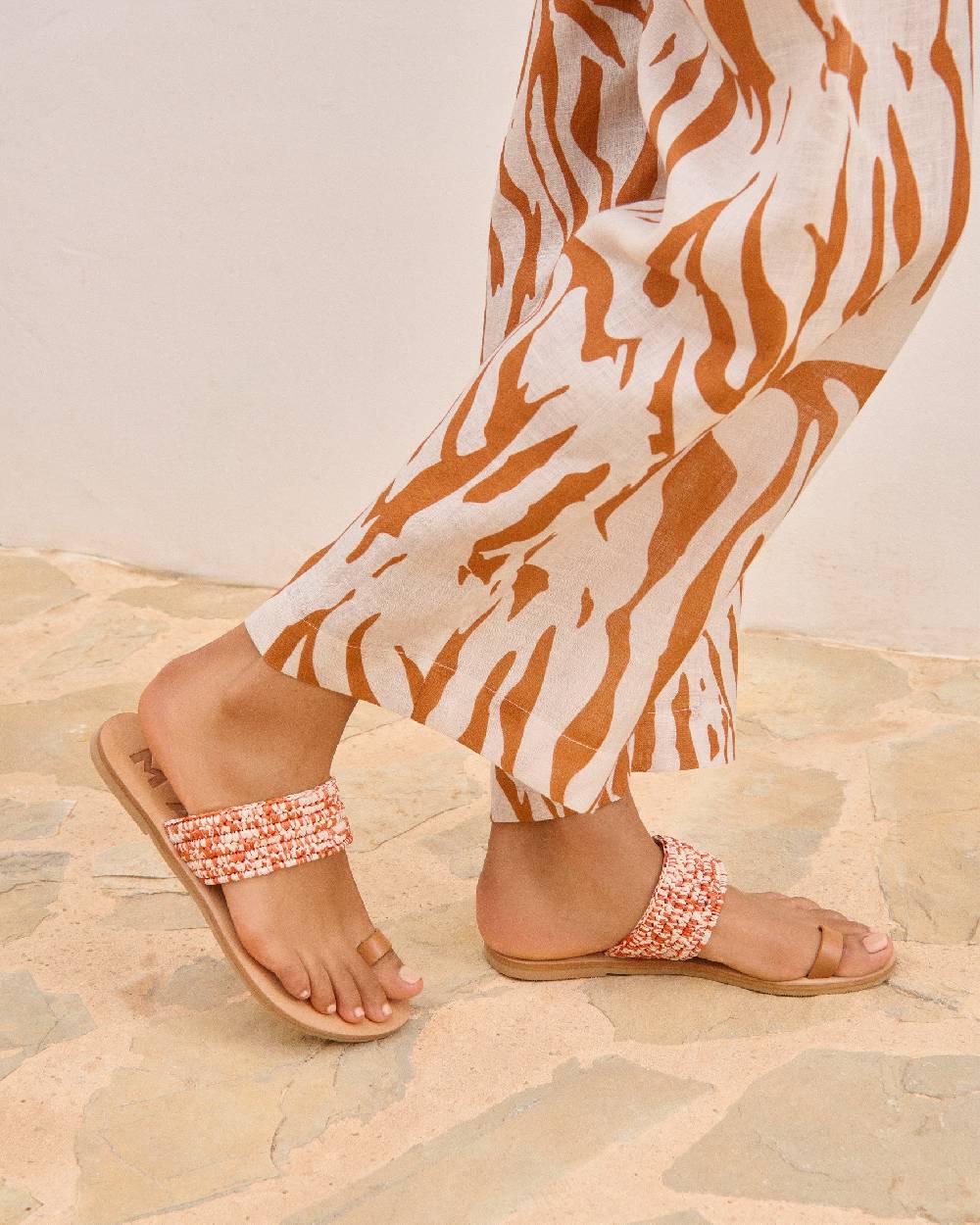 Manebí Raffia \u0026 Leather|Toe Ring Sandals - Orange Rust \u0026 Natural Mélange Officina