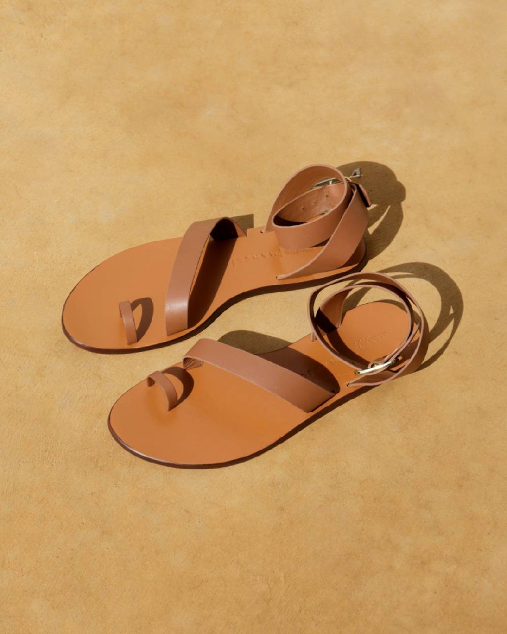 Manebí Sandali Chloe Stile Gladiatore in Pelle - Tan In Linea