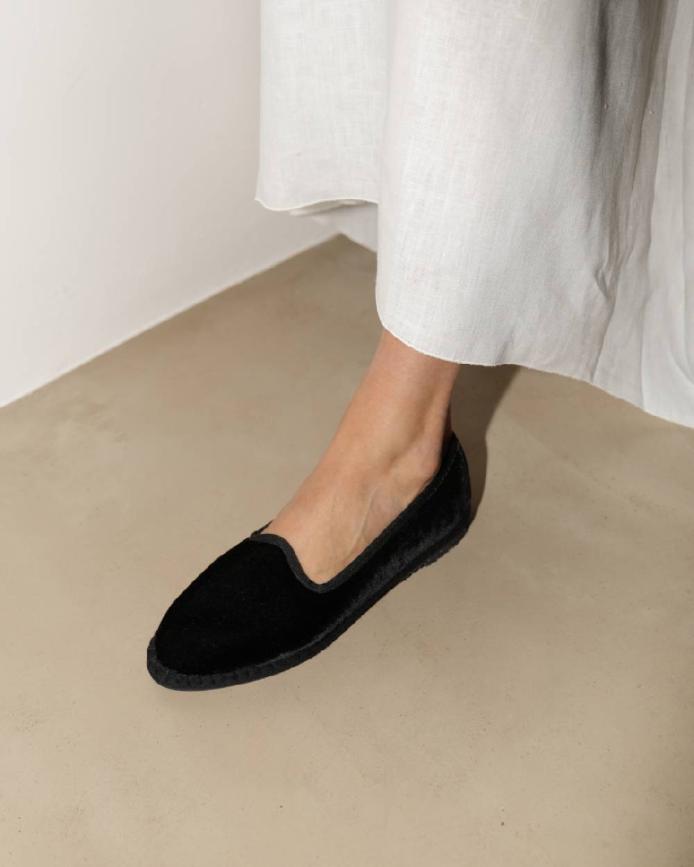Manebí Friulane Demi in Velluto di Seta - Black Pezzi Unici