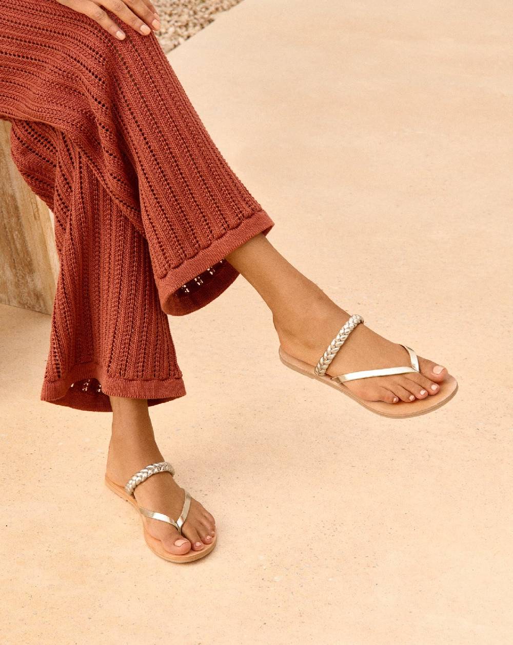 Manebí Leather Braid Thong Sandals - Platinum Negozi Online