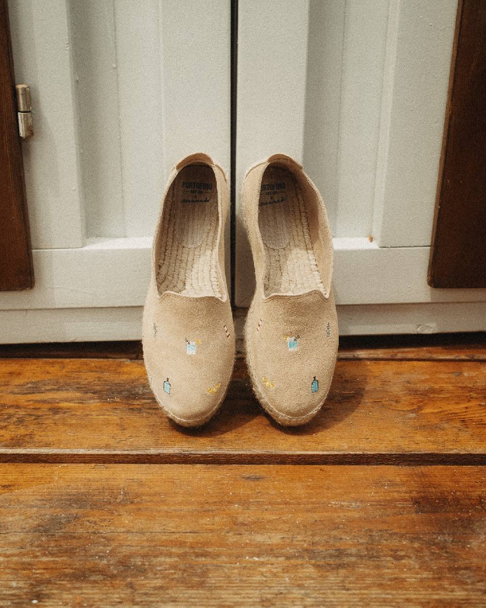Manebí Espadrillas con Platform in Pelle Scamosciata - Portofino Dry Gin X Manebí Champagne Beige con Ricami Multicolor Consegna Veloce