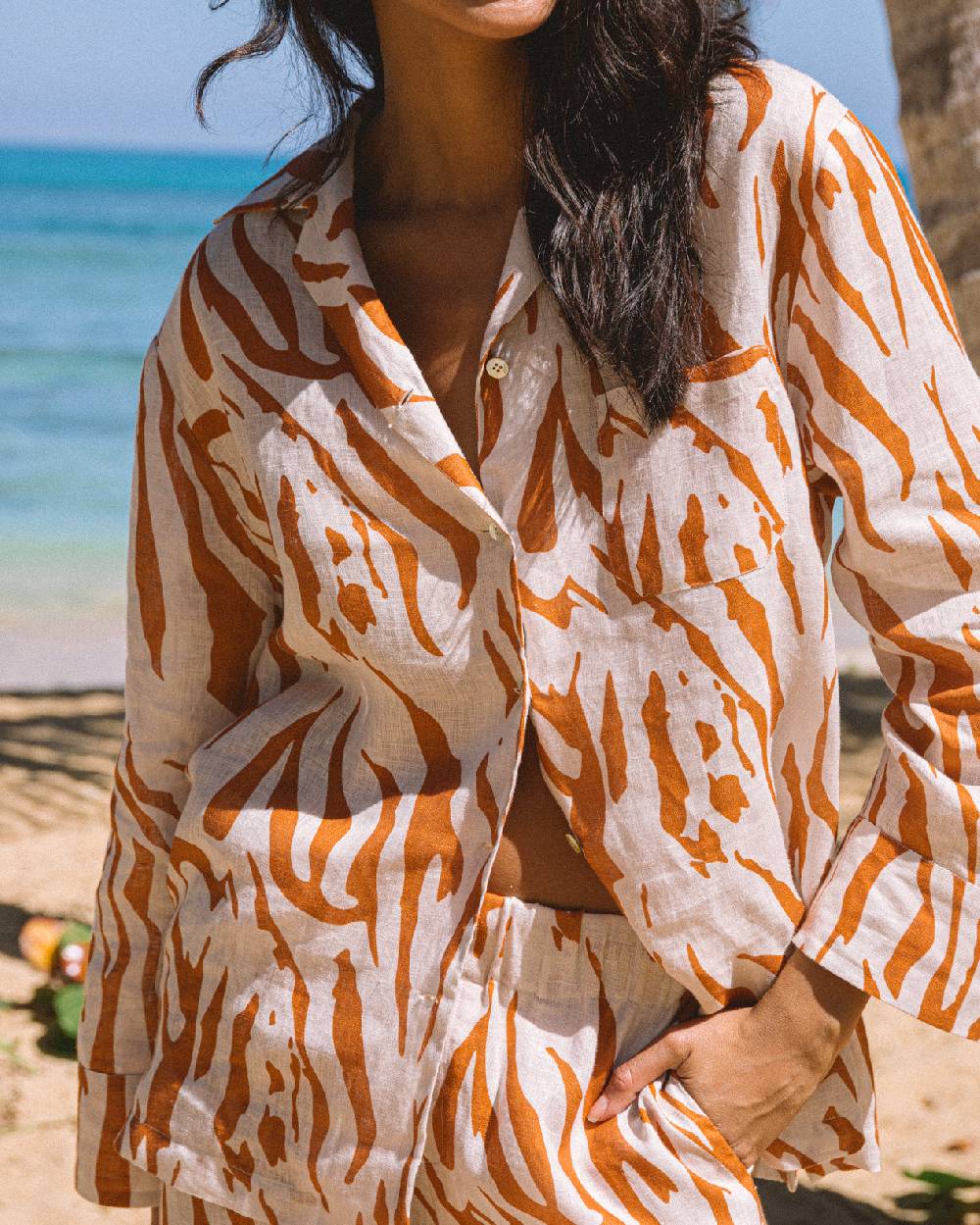 Manebí Printed Linen Natal Shirt - Eggnog \u0026 Orange Rust Zebra Grande vendita