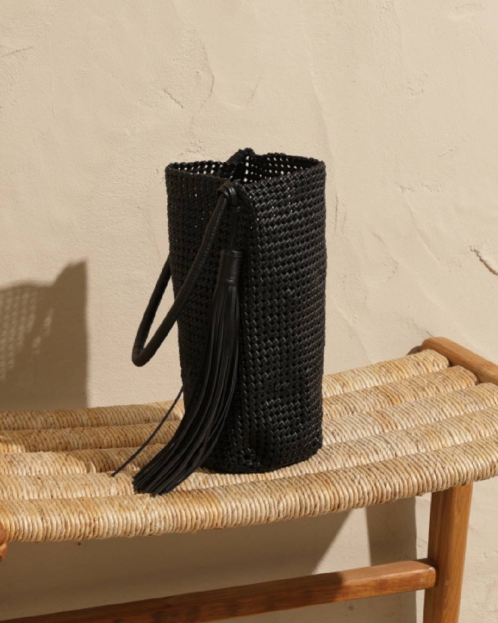 Manebí Borsa a Secchiello Intrecciata in Pelle - Black Vendita calda