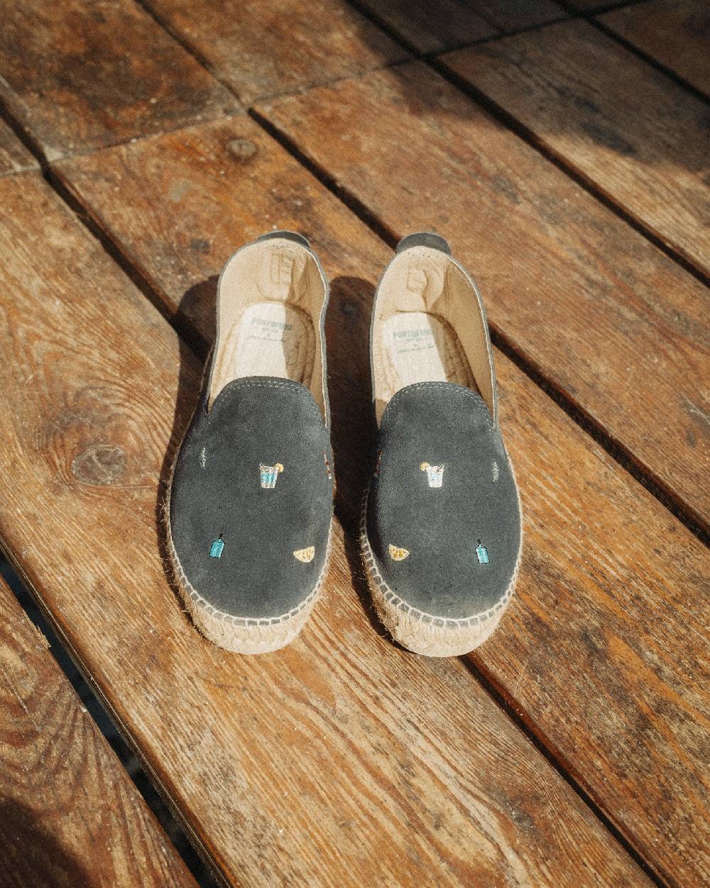 Manebí Espadrillas in Pelle Scamosciata - Portofino Dry Gin X Manebí Patriot Blue con Ricami Multicolor Lightning offer