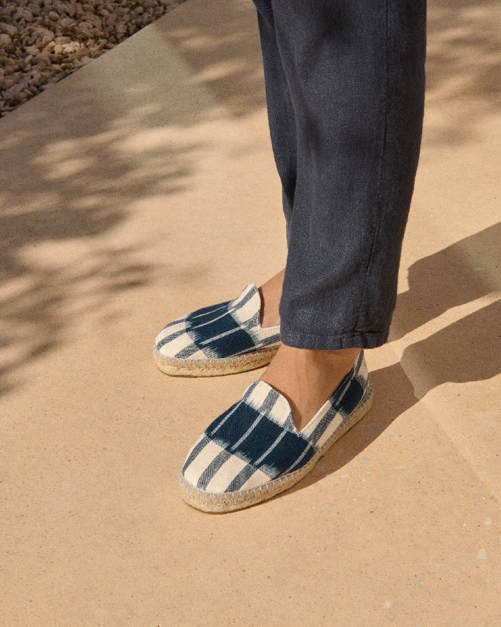 Manebí Dyed Cotton Espadrilles - Navy Blue And Indigo Pattern Comprane uno, ottenene uno gratis