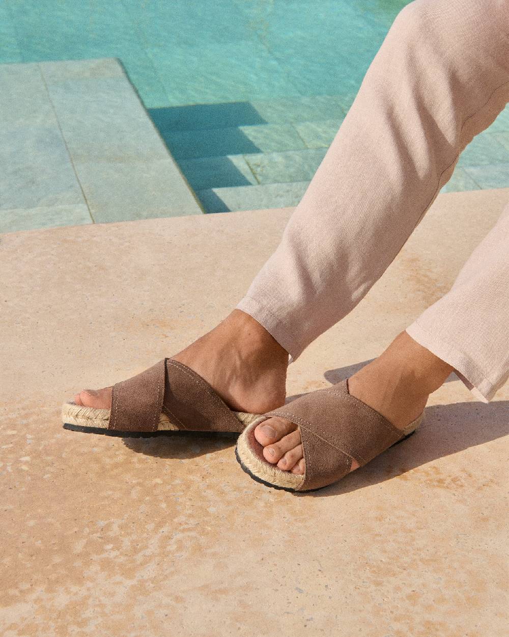 Manebí Suede Crossed Bands Sandals - Moka Prezzo basso