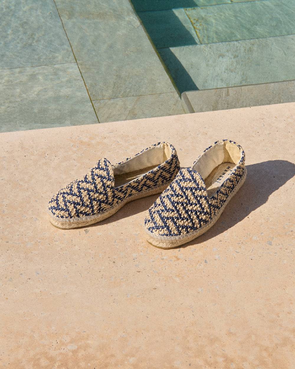 Manebí Raffia Zig Zag Espadrilles - Navy Blue And Natural Rilascio limitato