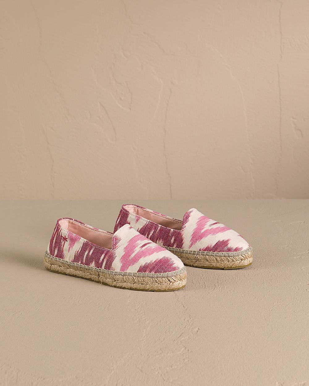 Manebí Dyed Cotton Flat Espadrilles - Tulum Pink And White Ikat 50% di sconto con spedizione gratuita