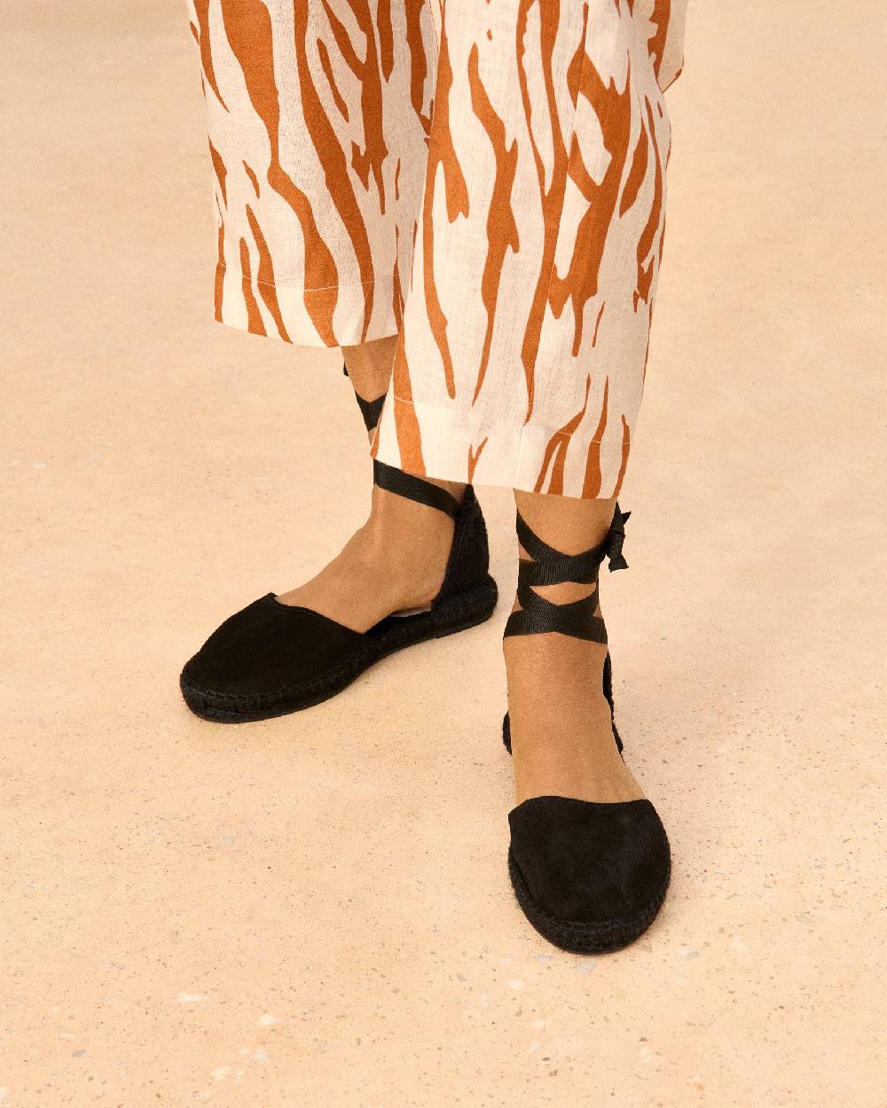 Manebí Suede Flat Valenciana Espadrilles - Hamptons Black On Tone Qualità Garantita