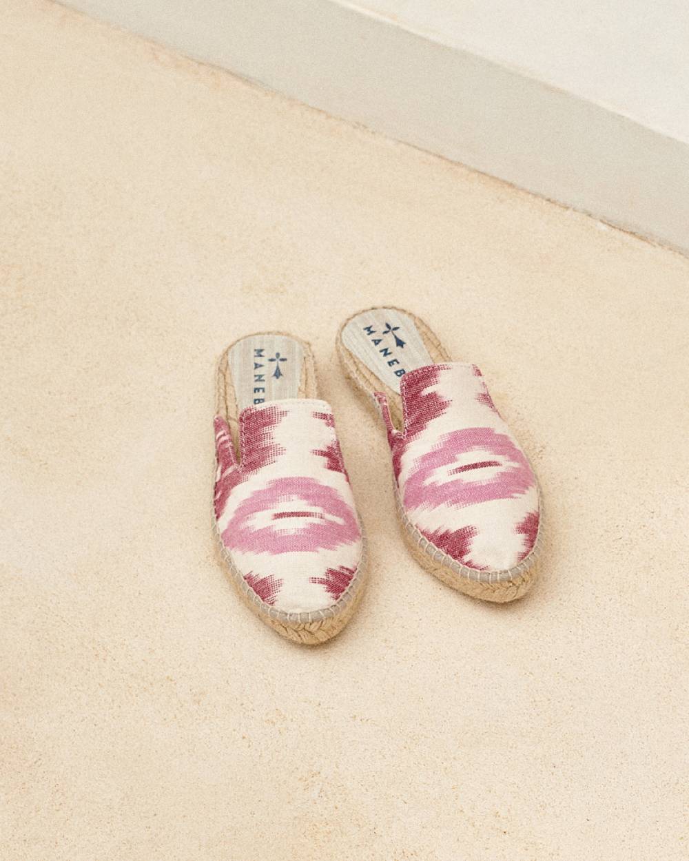 Manebí Dyed Cotton Mules - Tulum Pink And White Ikat Saldi