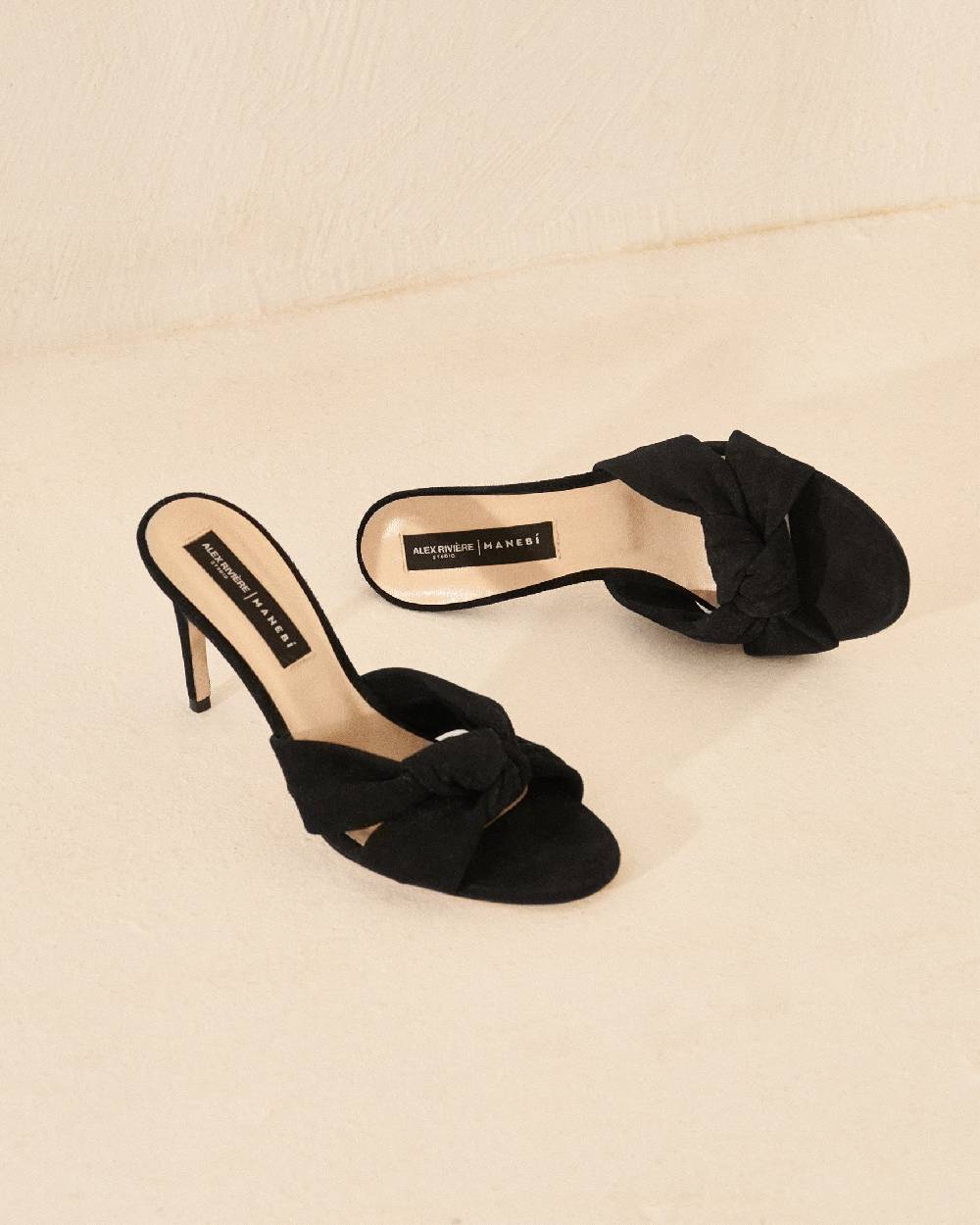 Manebí Sophie Suede Mule Heels - Knot Black Saldi Di Fabbrica