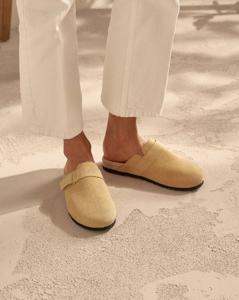 Manebí Suede Clog Mules - Hamptons Inca Cream Negozio