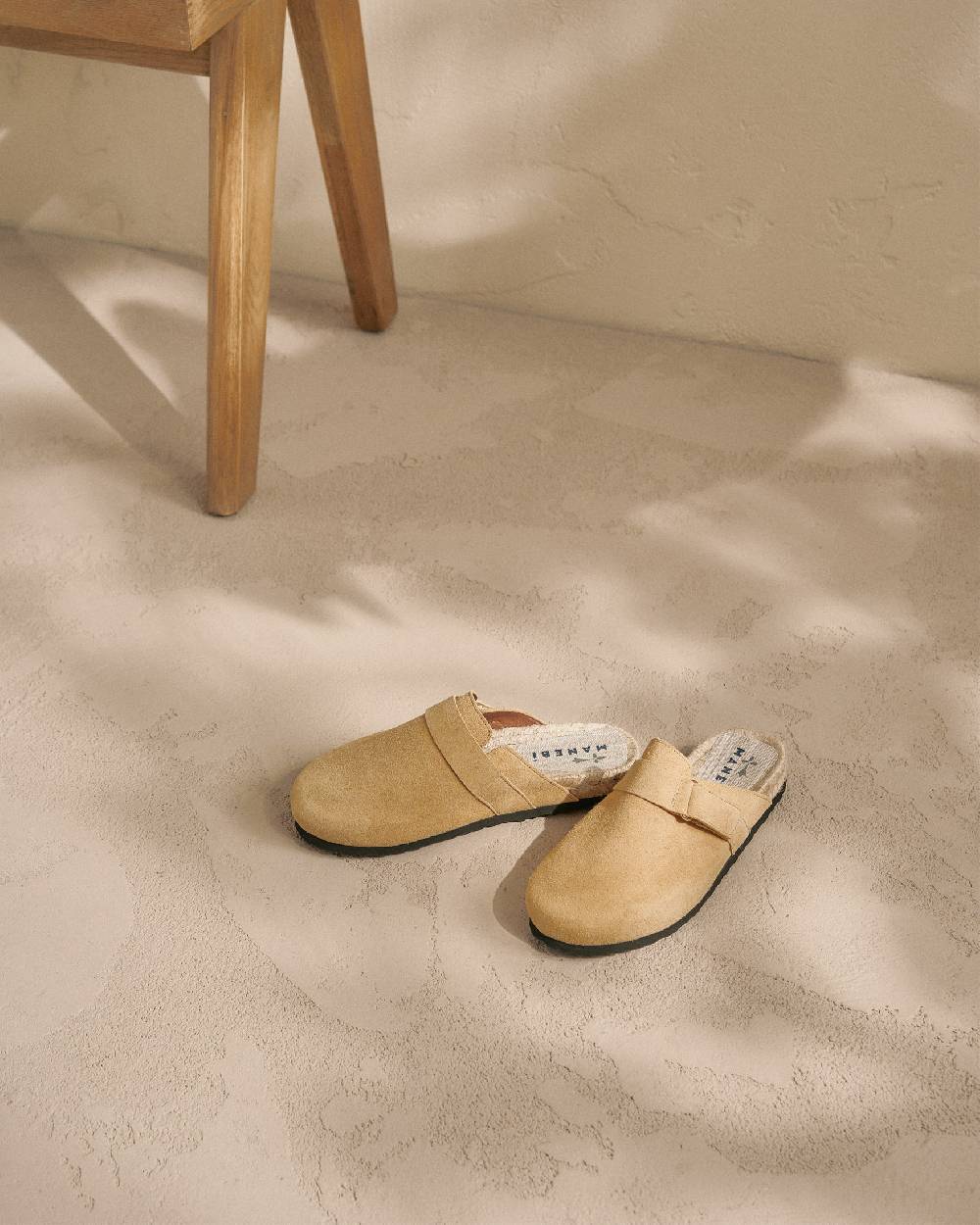 Manebí Suede Clog Mules - Hamptons Inca Cream Negozio