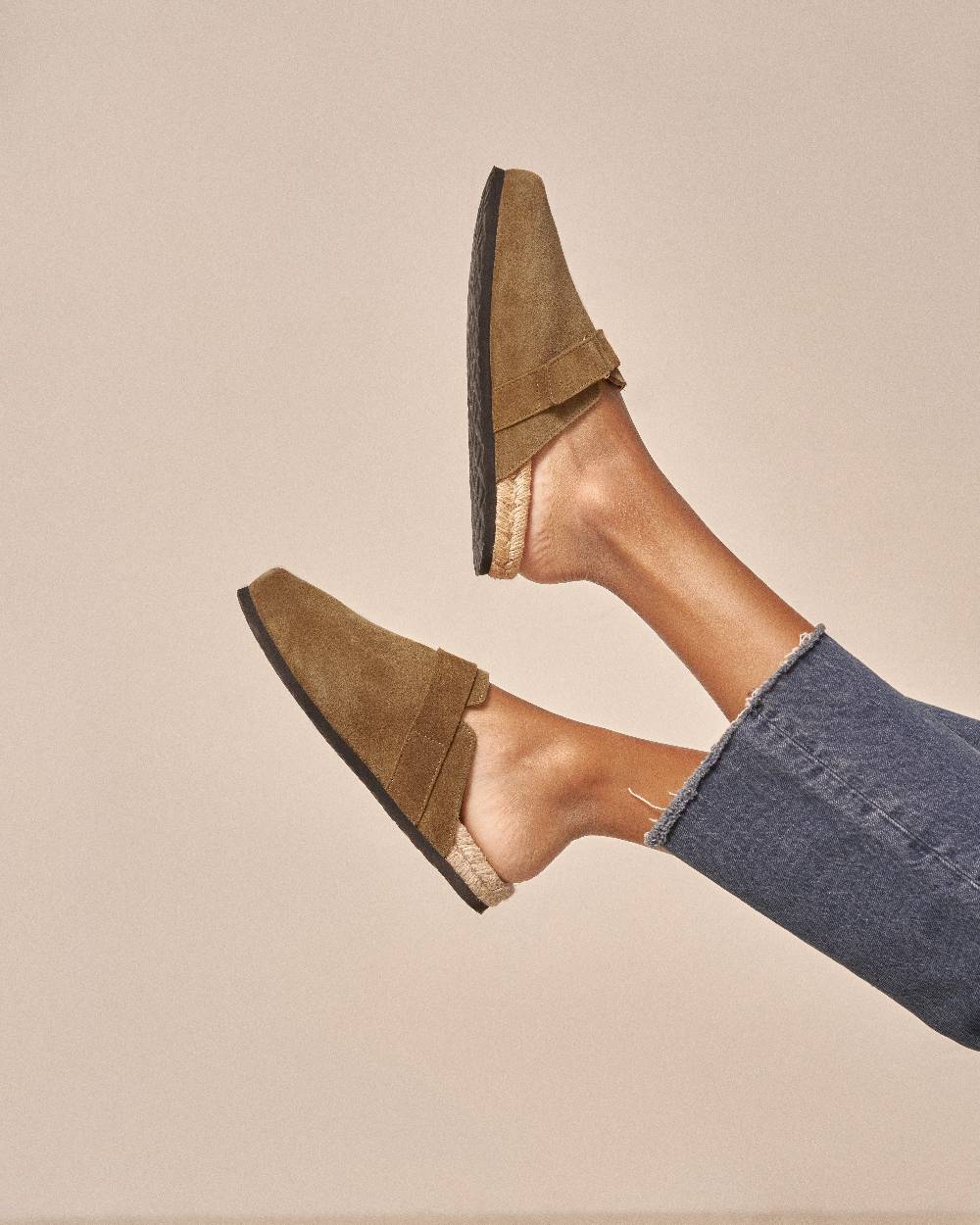 Manebí Suede Clog Mules - Hamptons Kaki Green In Saldo
