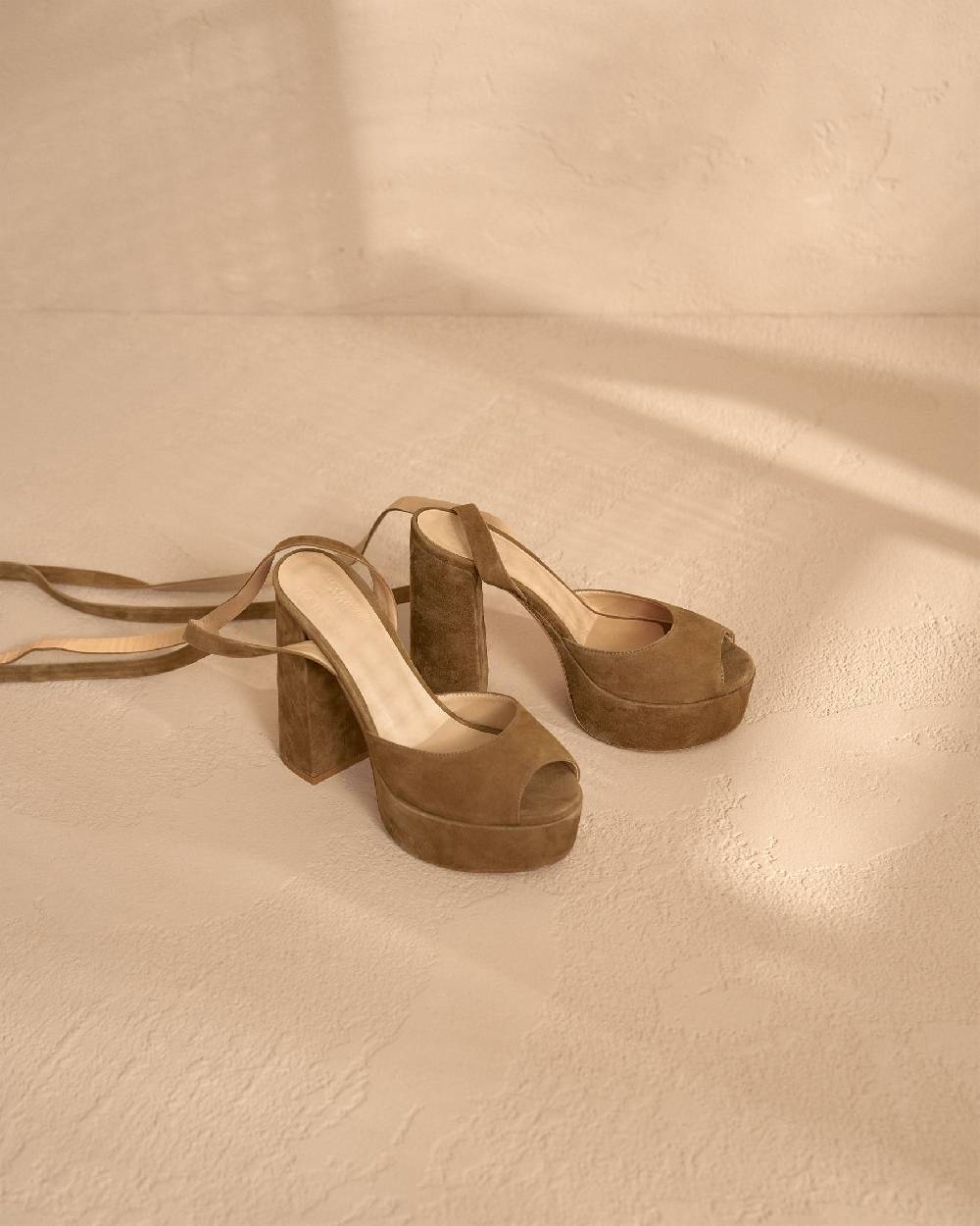 Manebí Bellini Suede Platforms Sandals - Tie-Up Tobacco Negozio online di fabbrica