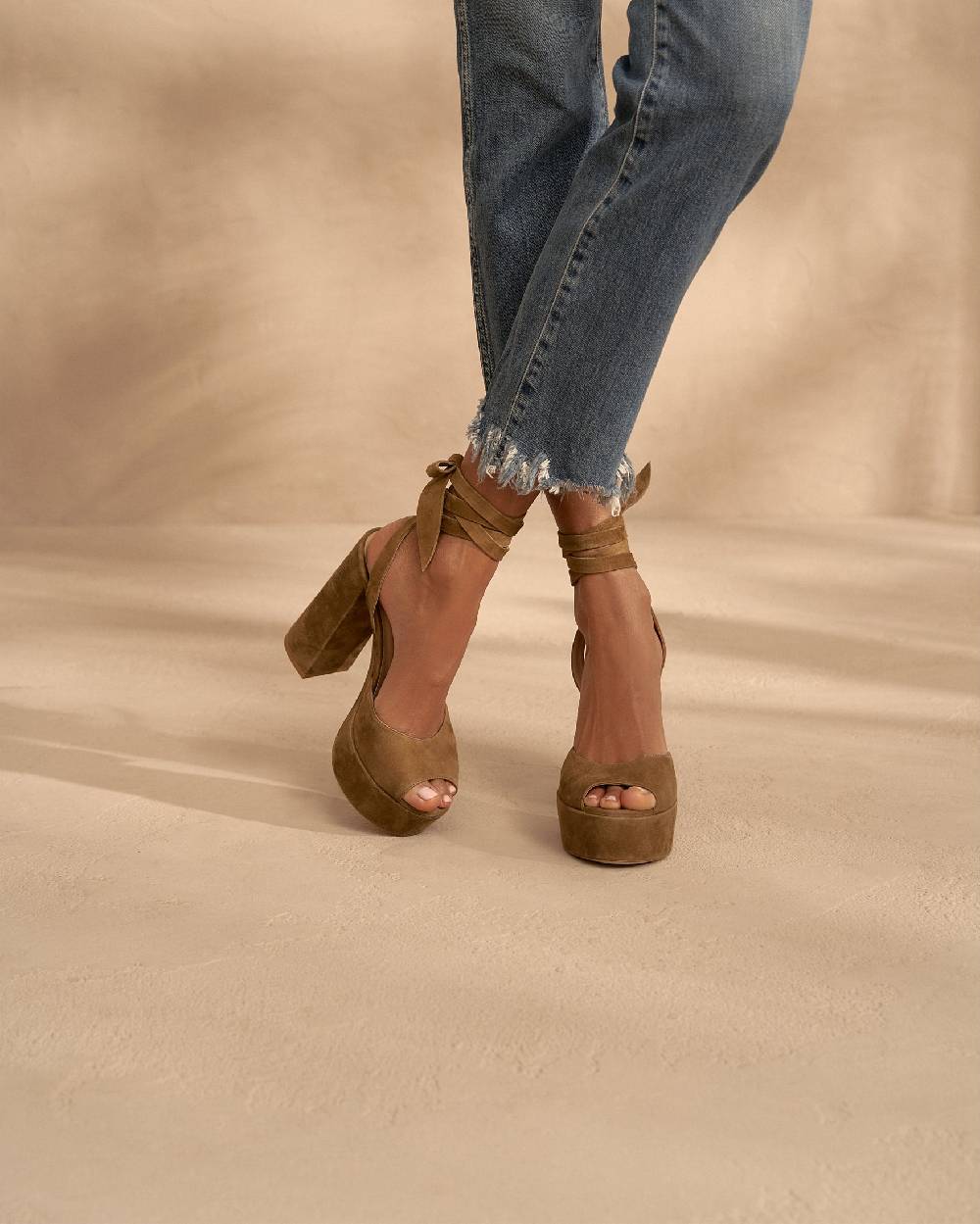 Manebí Bellini Suede Platforms Sandals - Tie-Up Tobacco Negozio online di fabbrica