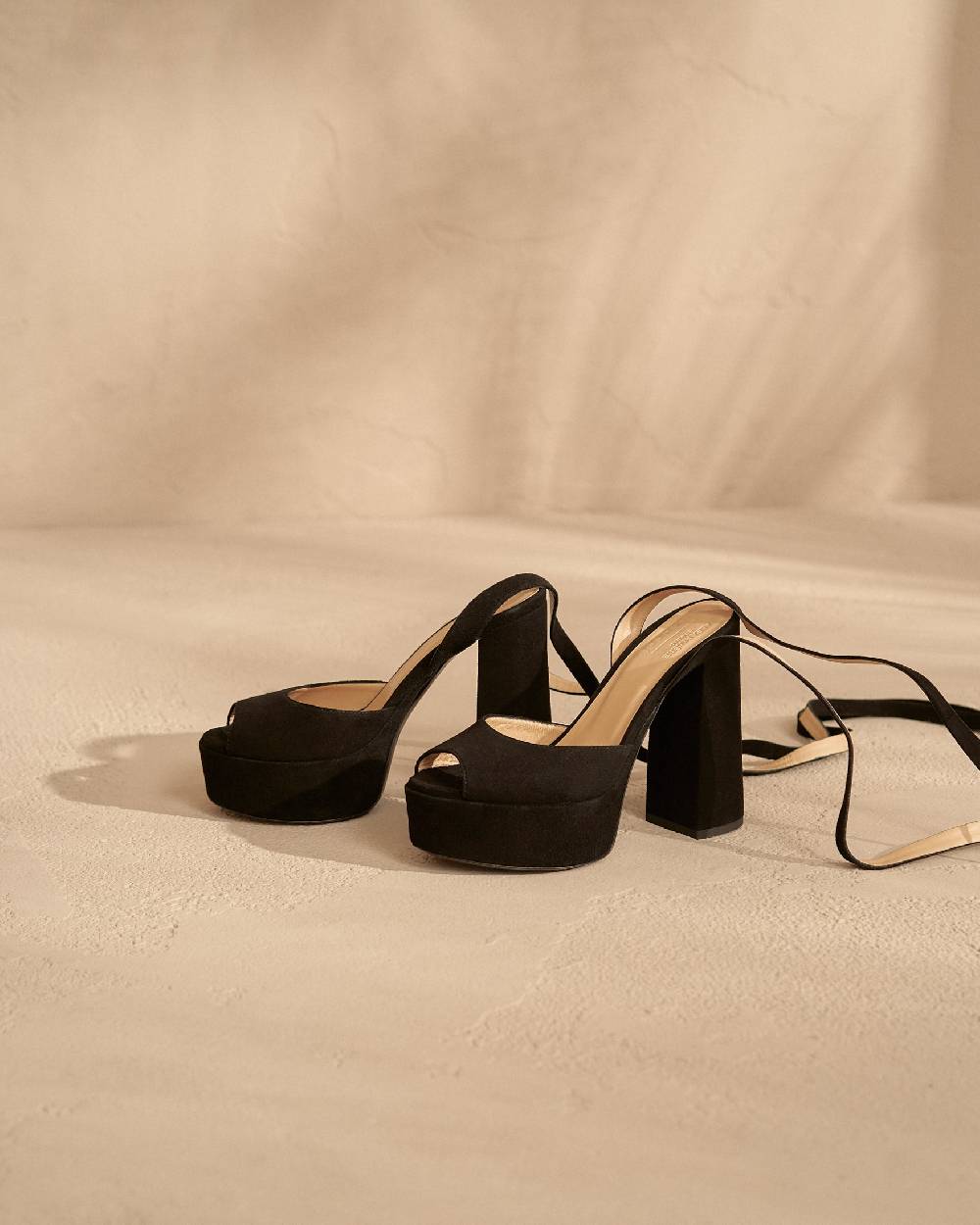 Manebí Bellini Suede Platforms Sandals - Tie-Up Black Prezzo di fabbrica