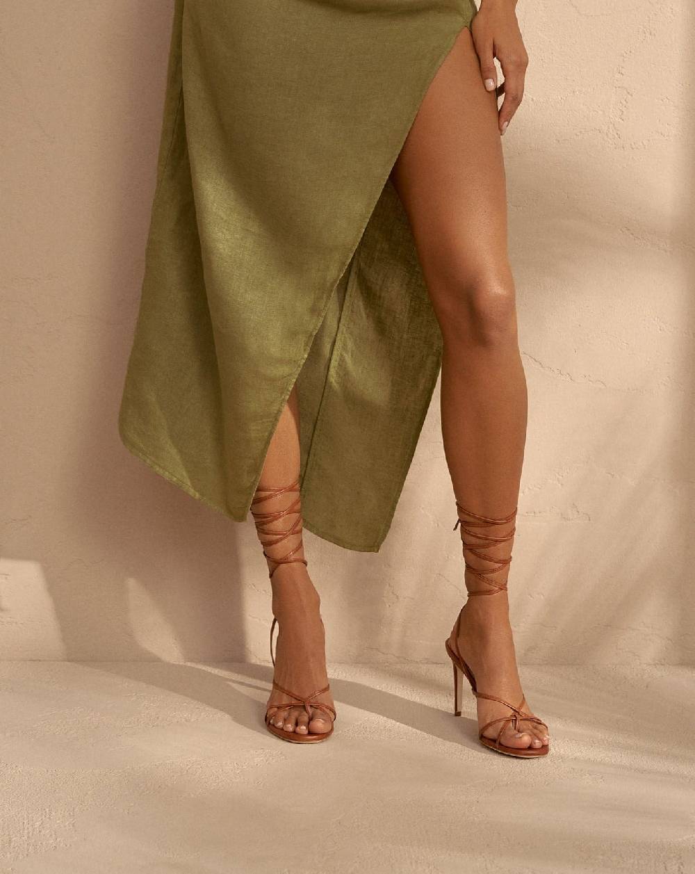 Manebí Alex Leather Heels - Thongs Brown Offerta speciale