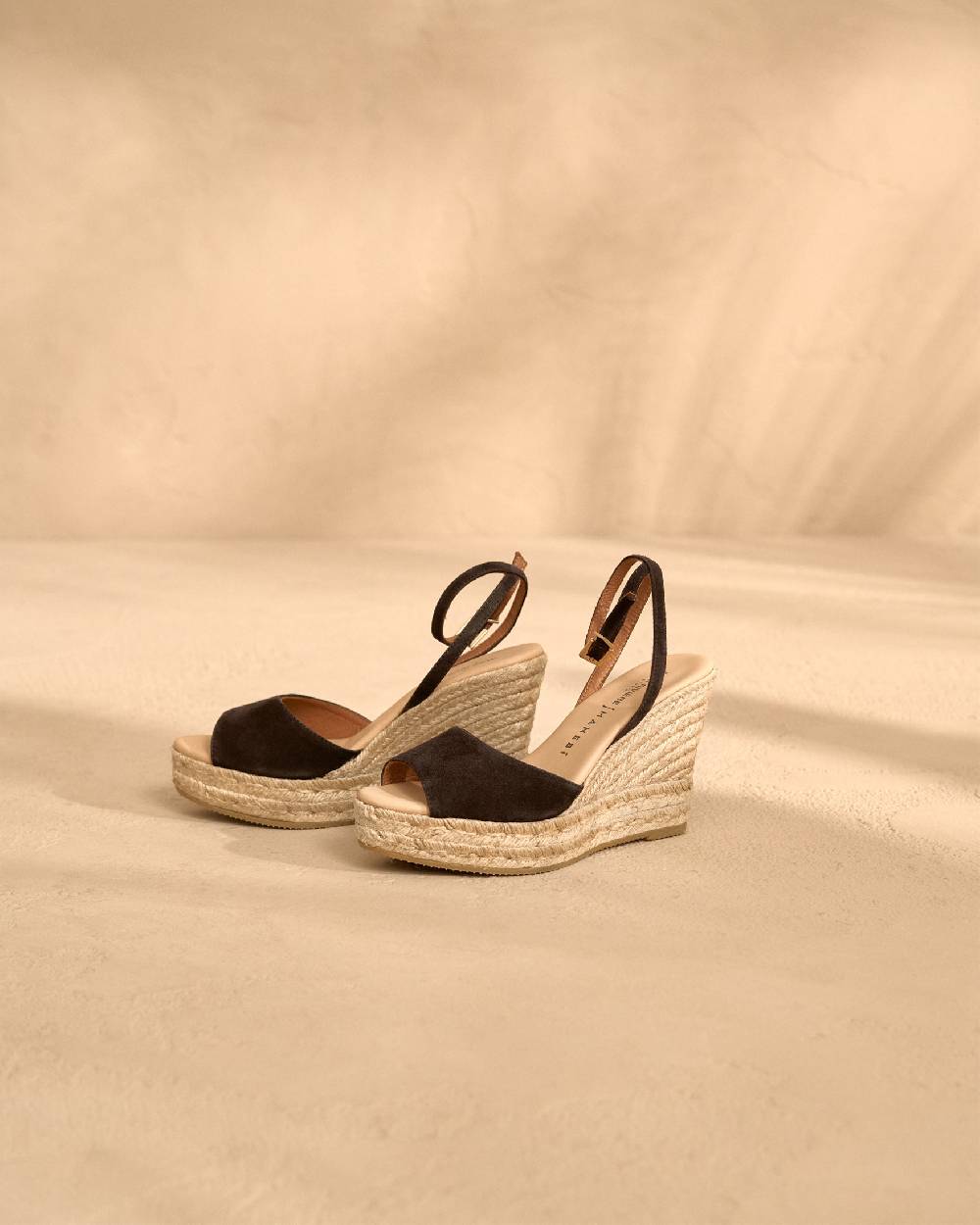 Manebí Viky Soft Suede Open Toe|Wedge Espadrilles - Chocolate Offerta esclusiva