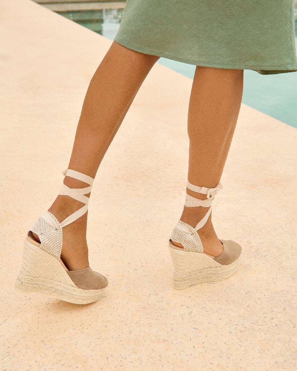 Manebí Soft Suede Heart-Shaped|Wedge Espadrilles - Hamptons Vintage Taupe Offerta per la Festa della Mamma