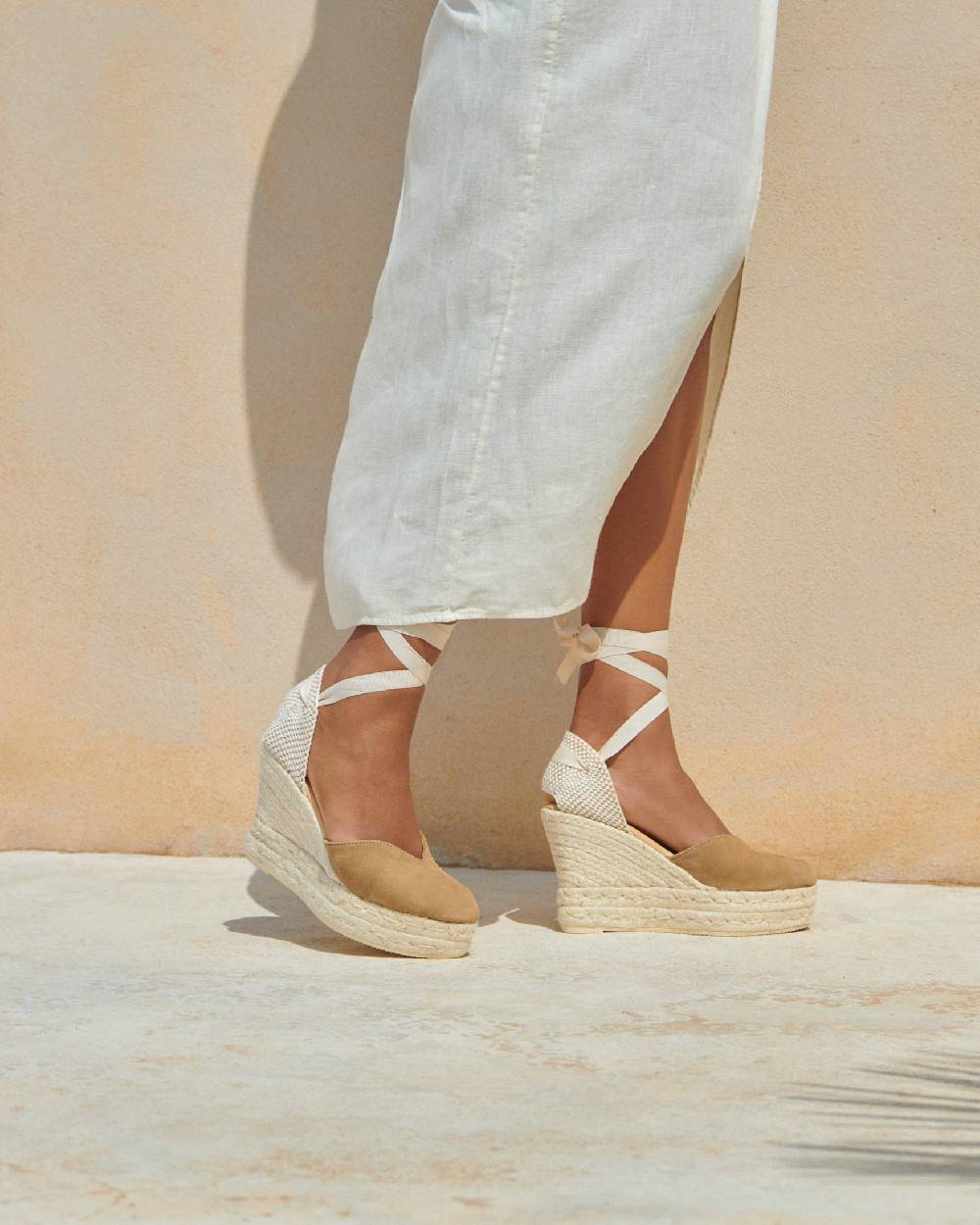 Manebí Soft Suede Heart-Shaped|Wedge Espadrilles - Hamptons Vintage Taupe Offerta per la Festa della Mamma