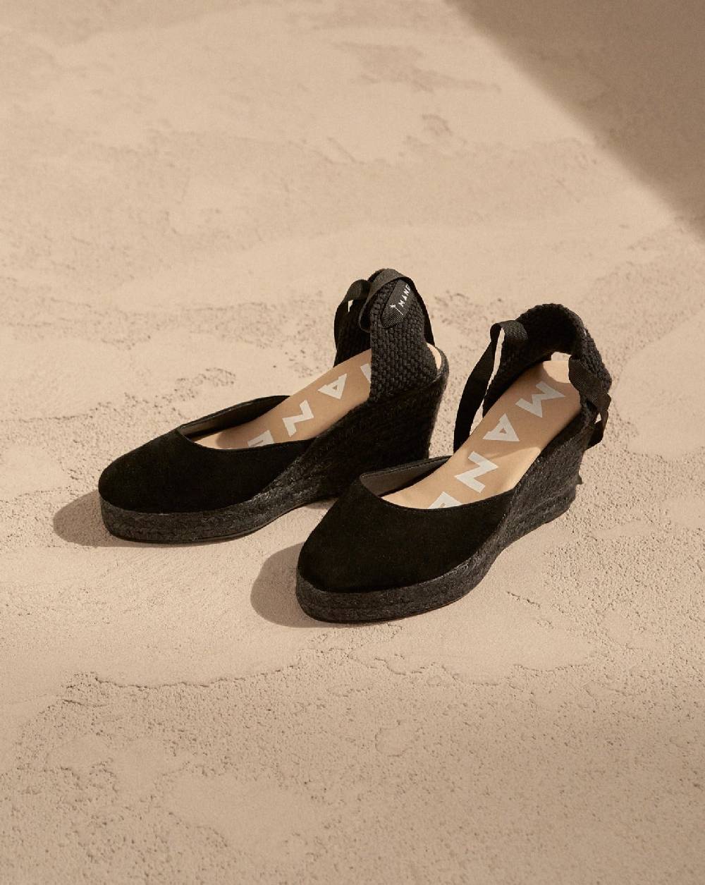 Manebí Soft Suede Wedge Espadrilles - Hamptons Black On Tone Offerta temporanea