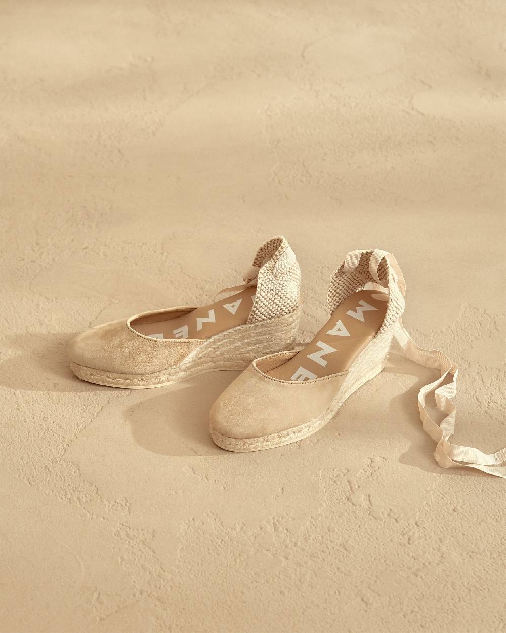 Manebí Soft Suede Low Wedge Espadrilles - Hamptons Champagne Beige Grandi sconti