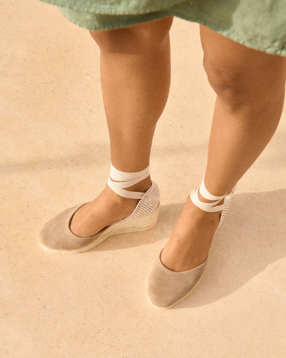 Manebí Soft Suede Low Wedge Espadrilles - Hamptons Vintage Taupe Nuovi prodotti