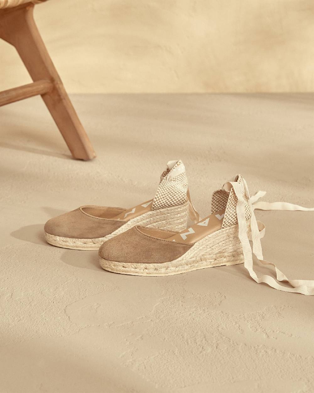 Manebí Soft Suede Low Wedge Espadrilles - Hamptons Vintage Taupe Nuovi prodotti