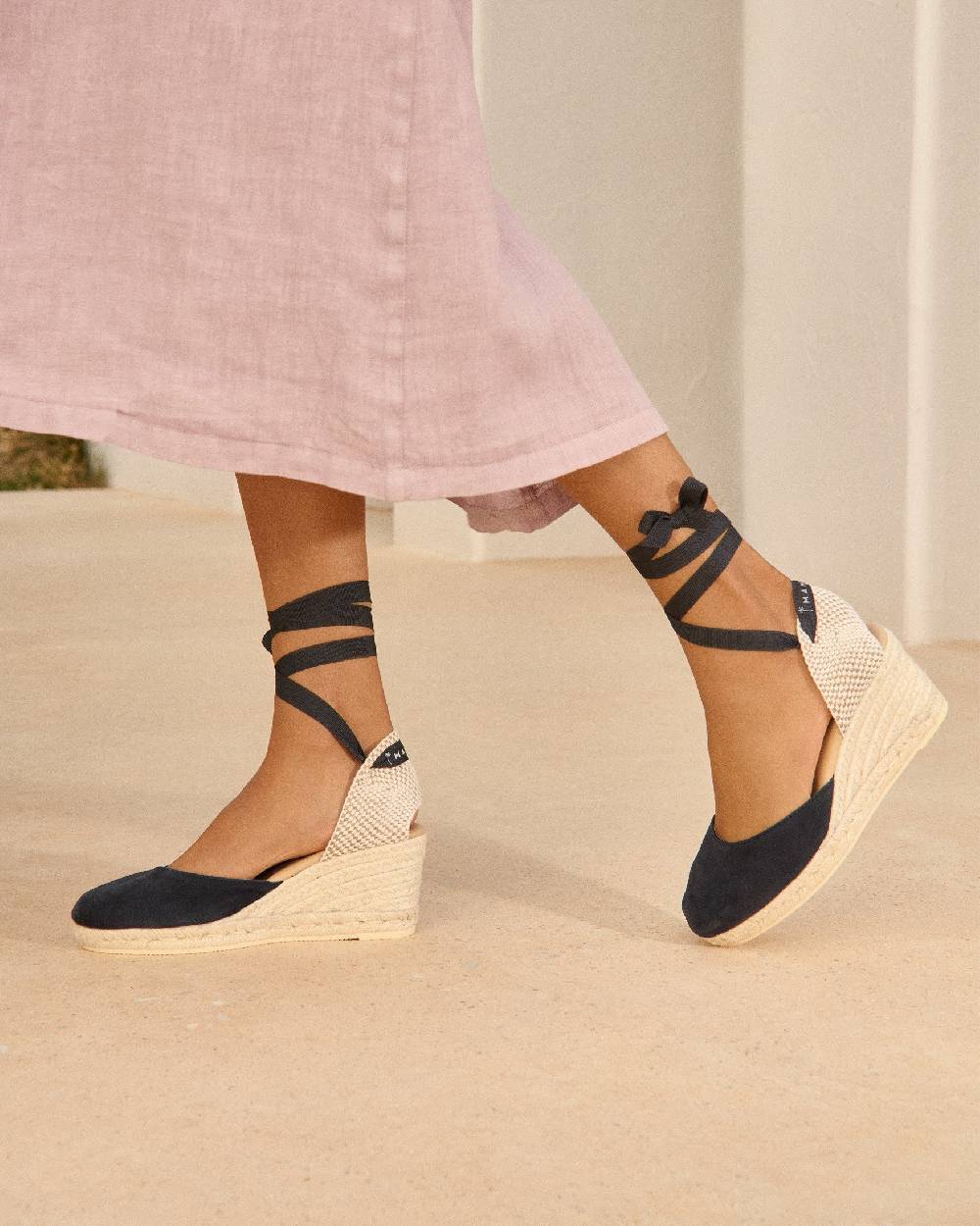 Manebí Soft Suede Low Wedge Espadrilles - Hamptons Patriot Blue Offerte stagionali