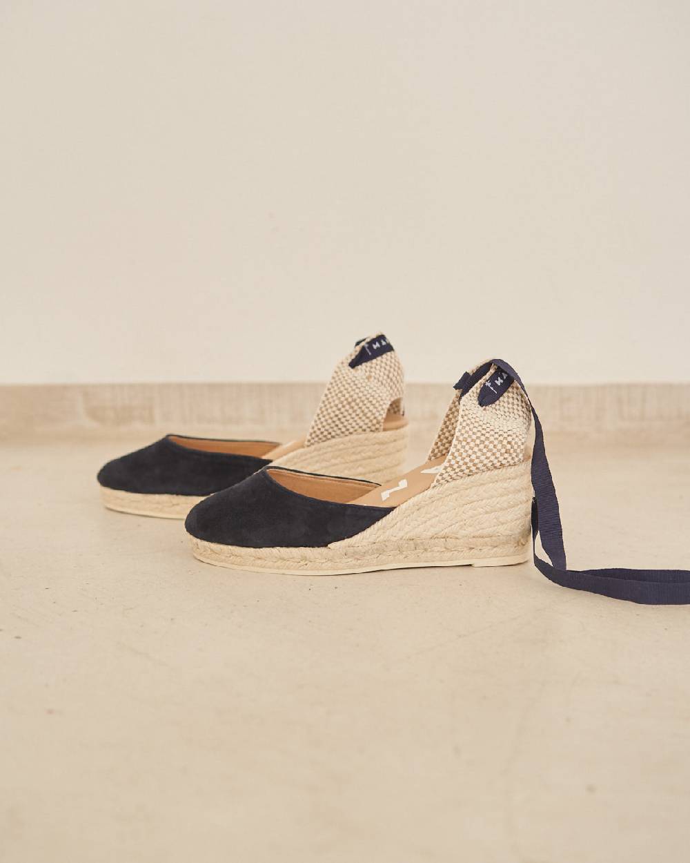 Manebí Soft Suede Low Wedge Espadrilles - Hamptons Patriot Blue Offerte stagionali