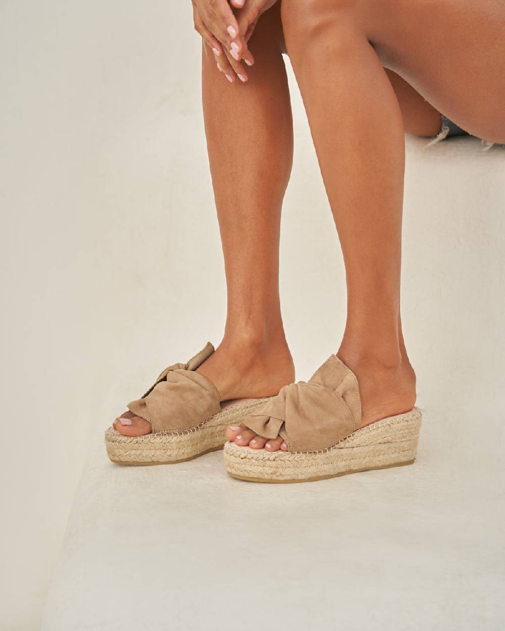 Manebí Soft Suede Platforms With Knot - Hamptons Vintage Taupe Offerte giornaliere