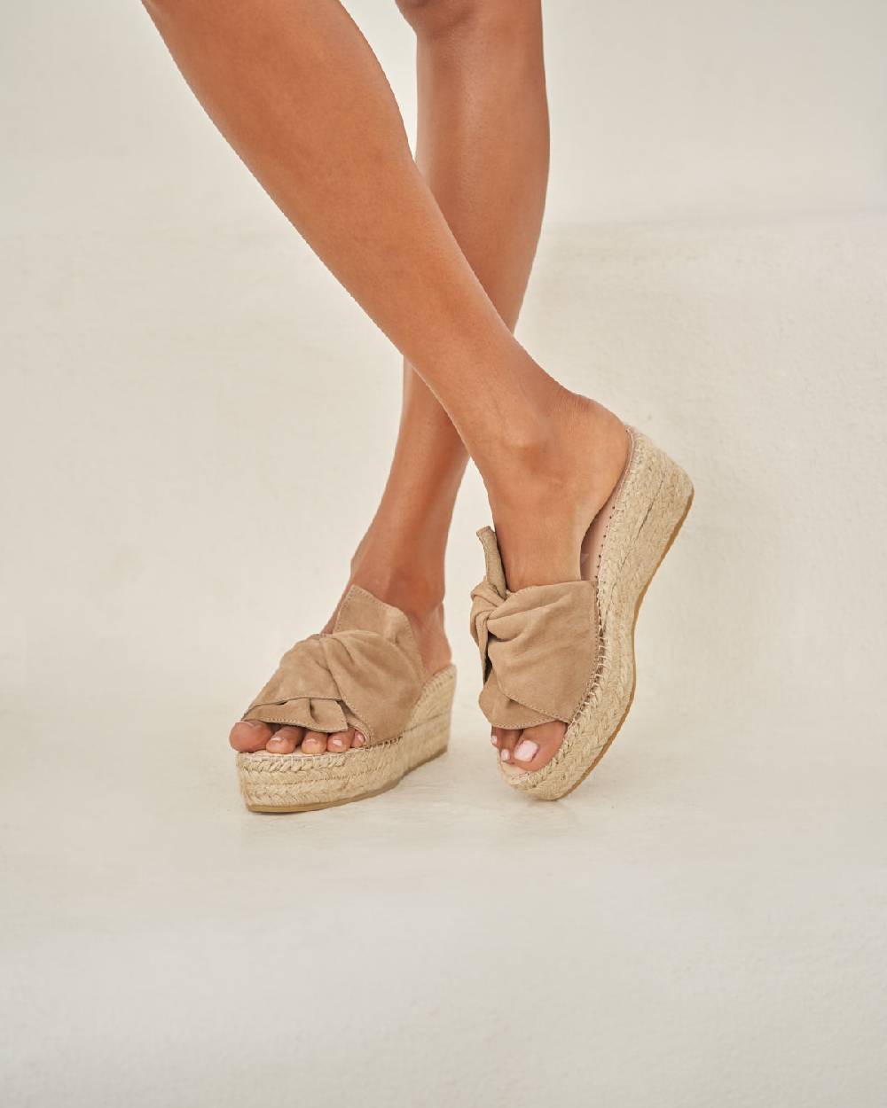 Manebí Soft Suede Platforms With Knot - Hamptons Vintage Taupe Offerte giornaliere