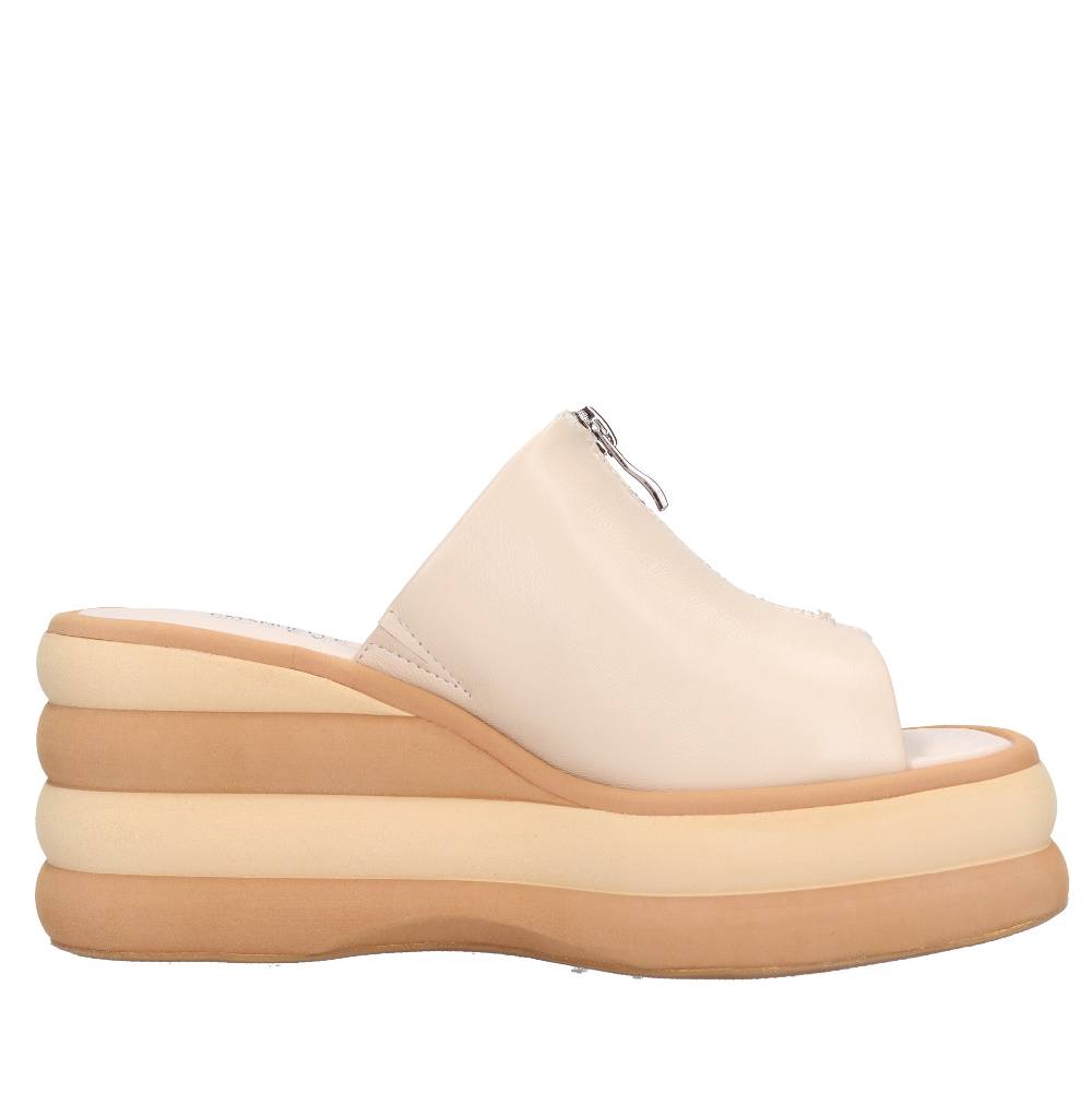EMANUELLE VEE Mules Zeppa in pelle Latest stili