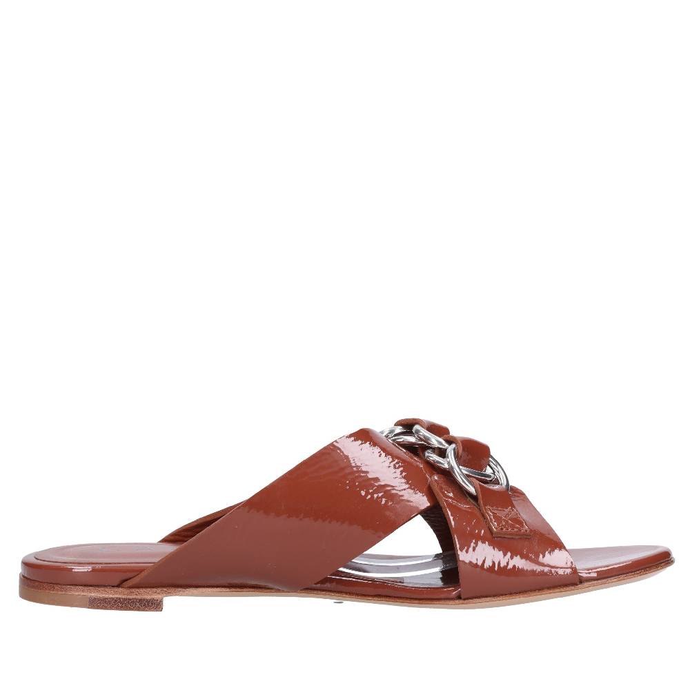 CASADEI Mules in vernice Shopping Online